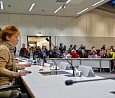 Taizé-Jugendliche im Bundestag; Foto: Amina Runge